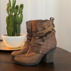 Leather Booths - Gently Worn in Great Condition!